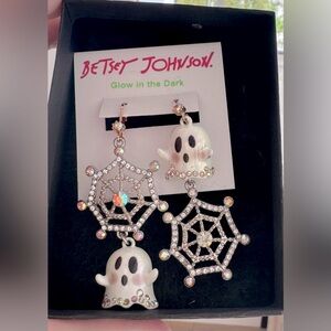 NIB! Glow in the Dark Betsey Johnson Ghost Earrings